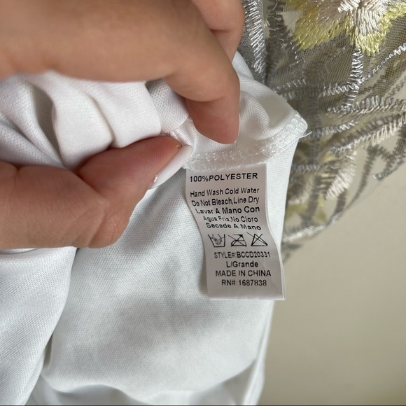 Banjul Designer White Embroidered Floral Dress size S NWT - Picture 4 of 10